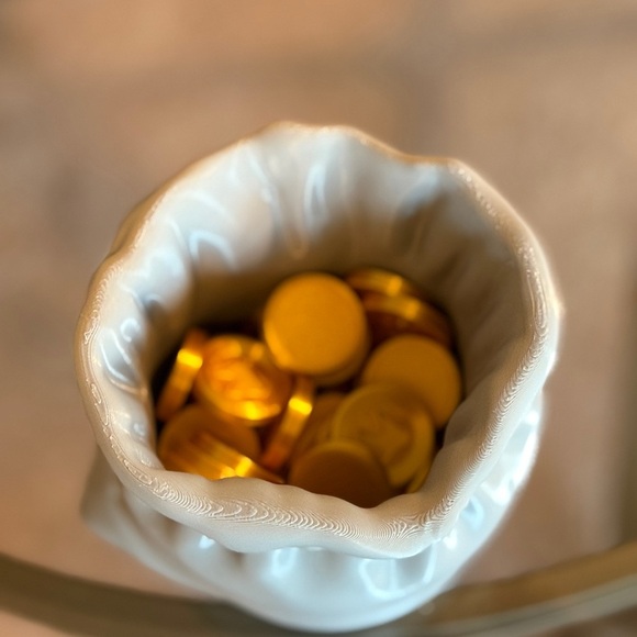 3D Printed Cray Bag with Tooth Gold Coins. - Picture 3 of 5